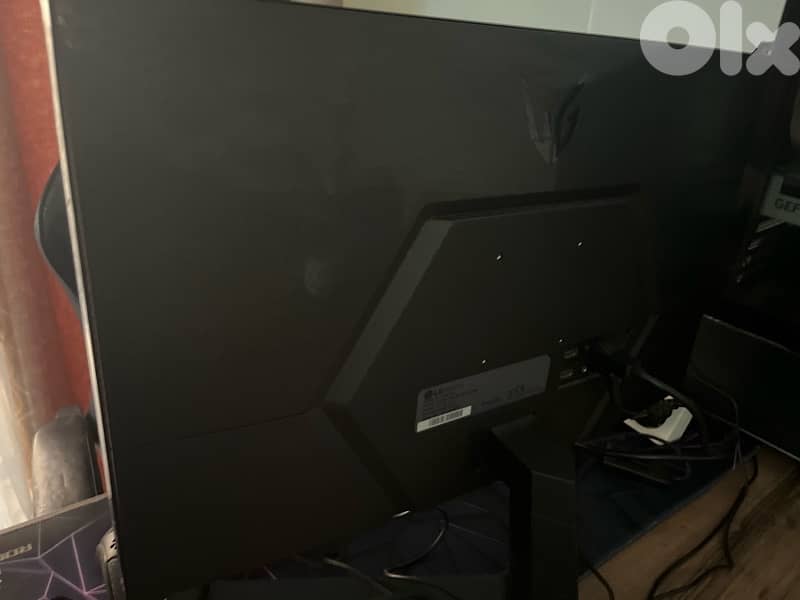 lg gear 165 hz 24 inch used like new 1