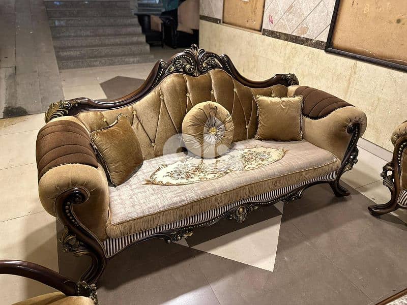 طقم كنبايات مصري حفر خشب زان اربع قطع وطاولة 3