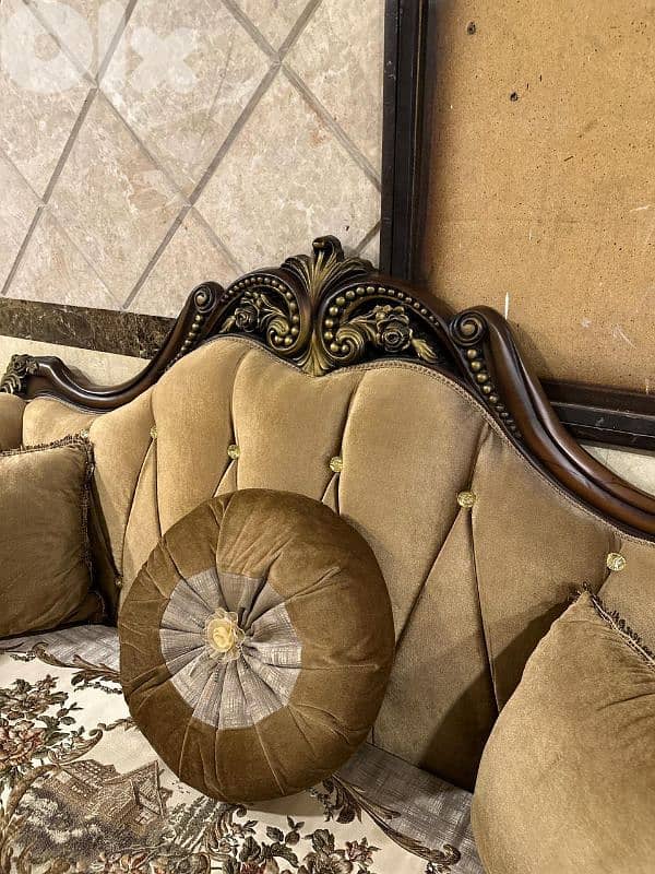 طقم كنبايات مصري حفر خشب زان اربع قطع وطاولة 11