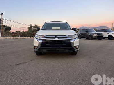 Mitsubishi Outlander 2017, 4WD, clean car fax, super clean.