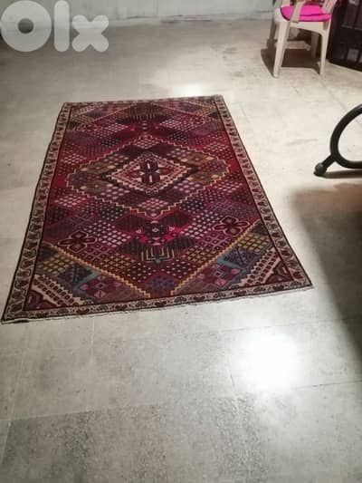 سجاد عجمي إيراني بختيار قديم بحالة جيدة