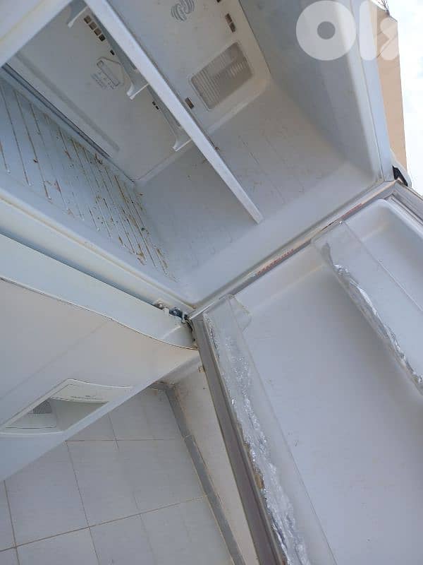 براد للبيع سعر ٣٠٠$ 2