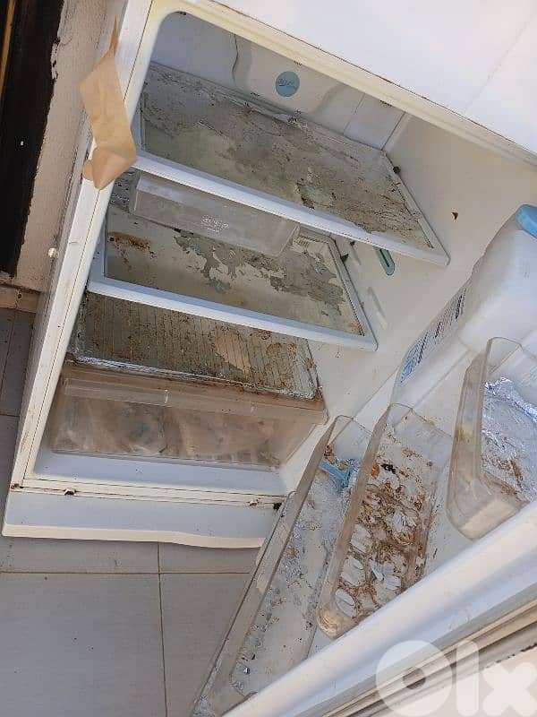 براد للبيع سعر ٣٠٠$ 3