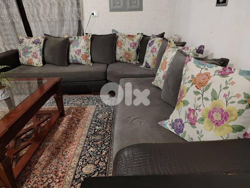 عفش بيت للبيع للضرورة بسرعة 9