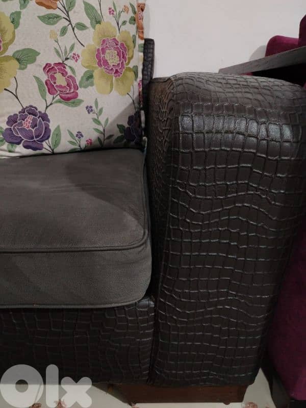 عفش بيت للبيع للضرورة بسرعة 8