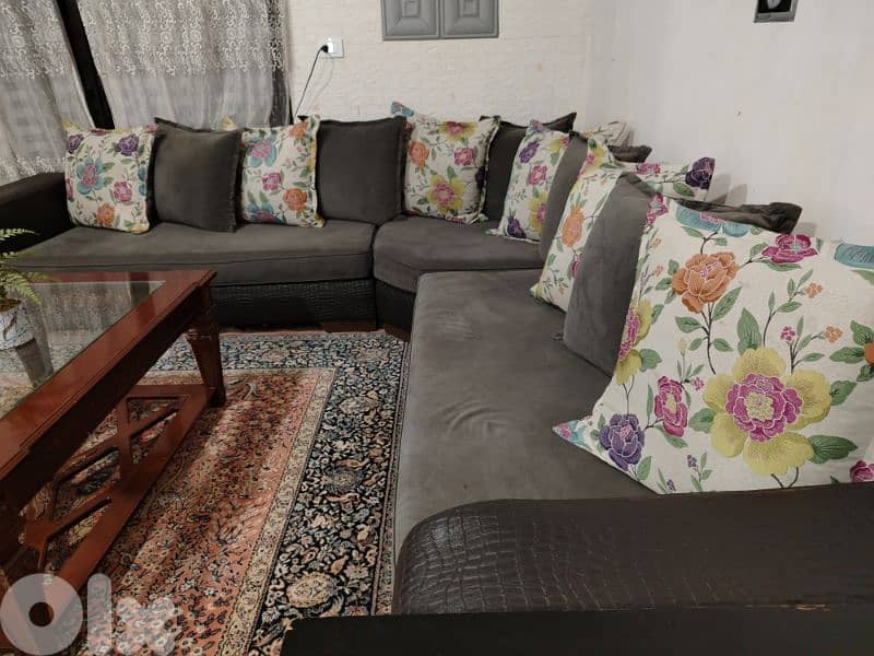 عفش بيت للبيع للضرورة بسرعة 9