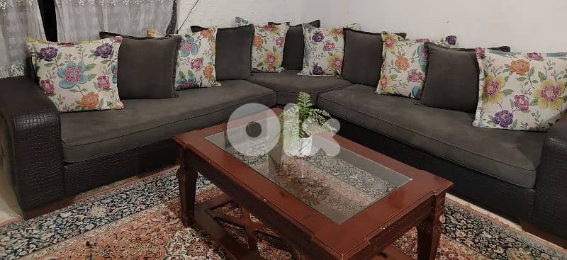 عفش بيت للبيع للضرورة بسرعة 10