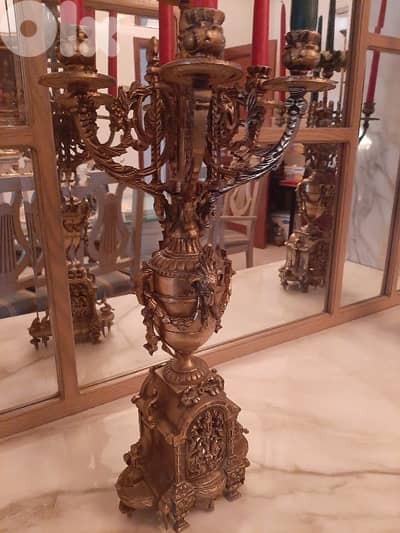 شمعدان عدد ٢ للبيع