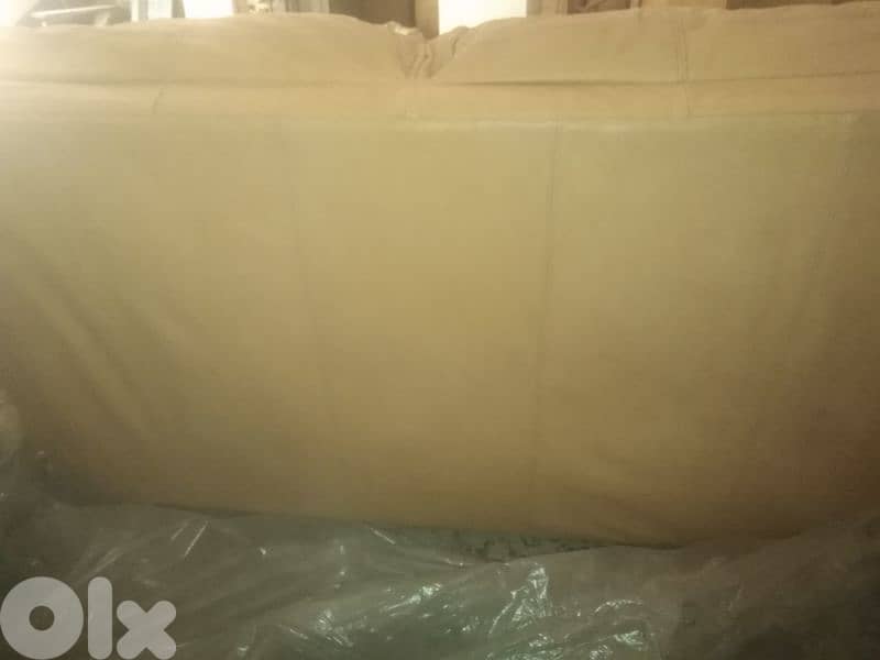 leather saloon صالون جلد 3