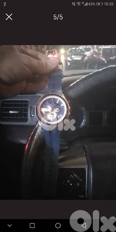 ساعتان للبيع 1