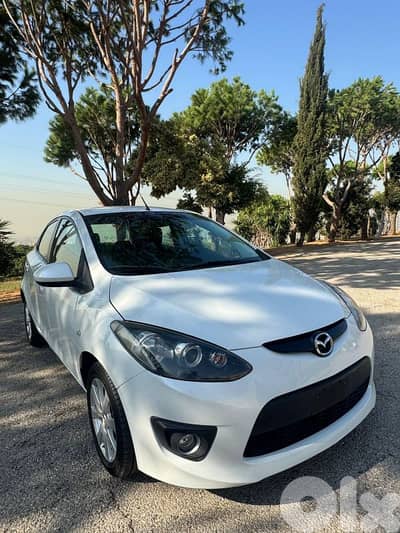 Mazda 2 2011