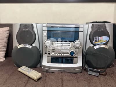 Aiwa stereo with two speakers used like new for sale