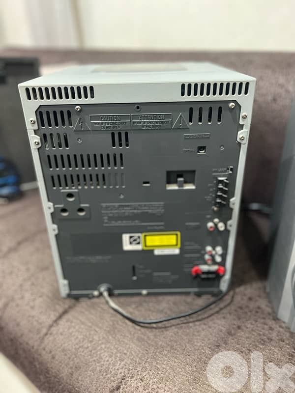 Aiwa stereo with two speakers used like new for sale 1