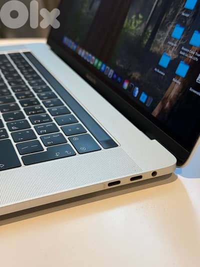 Macbook Pro 15-inch, 2018 Silver