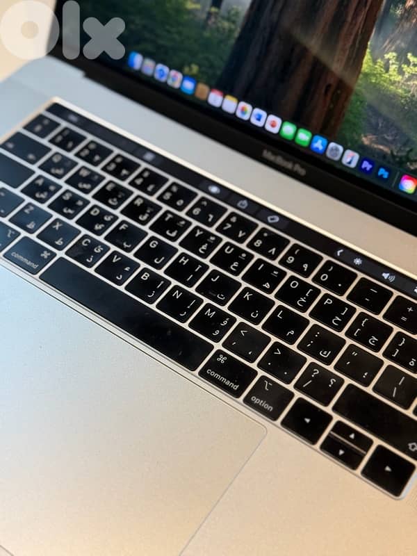 Macbook Pro 15-inch, 2018 Silver 6
