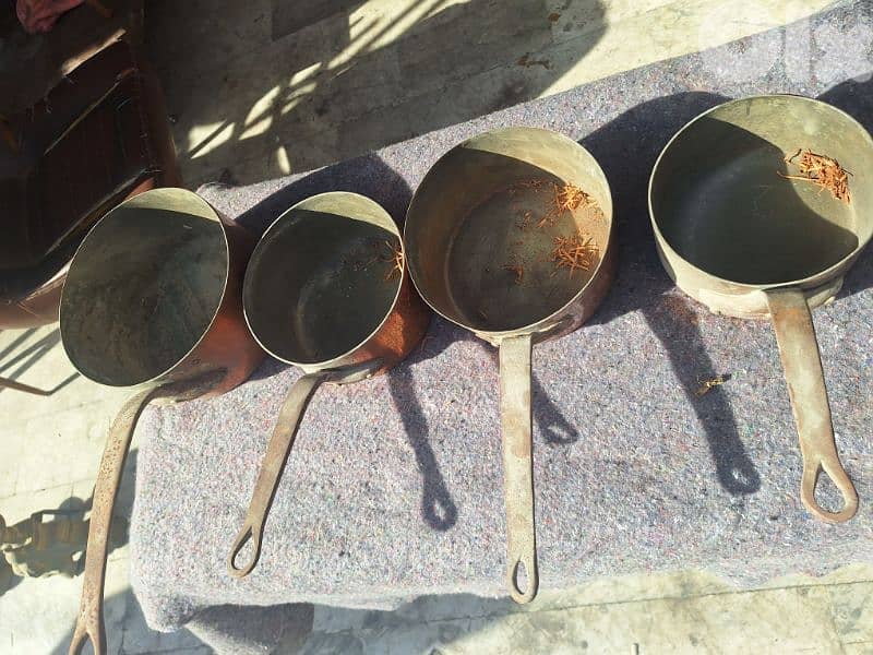 مجموعة مقالي للطهي نحال احمر صنع الماني القديم 2