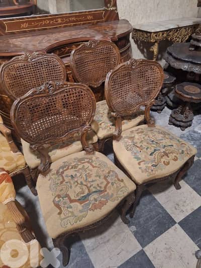 كراسي اوبيسون فرنسي عدد٤ مميز خشب جوز فرنسي