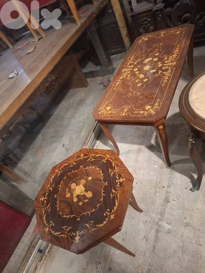 طقم طاولات مركتري ايطالي رائع جدا ناعم ١كبيرة مع ١ صغيرة