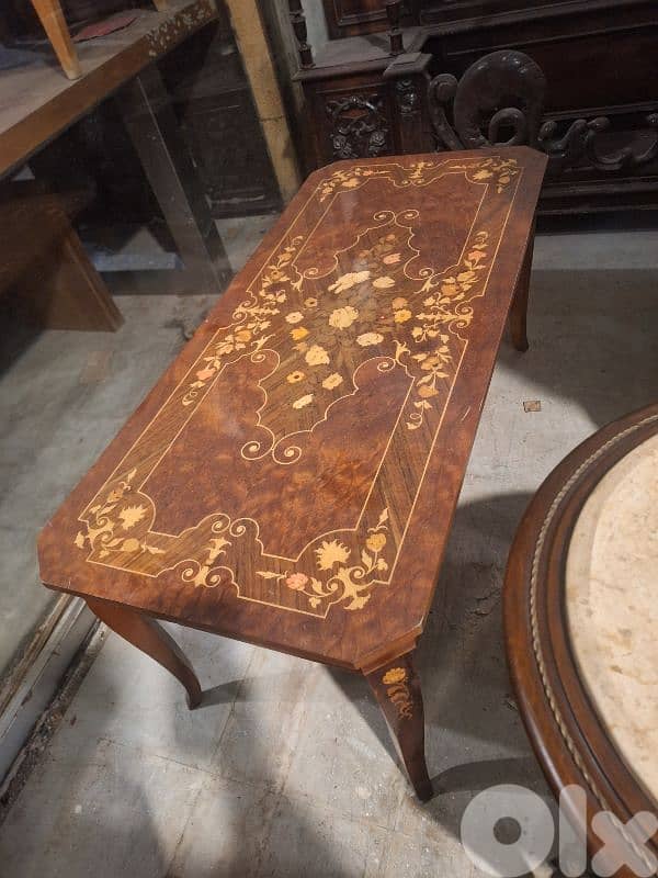 طقم طاولات مركتري ايطالي رائع جدا ناعم ١كبيرة مع ١ صغيرة 1