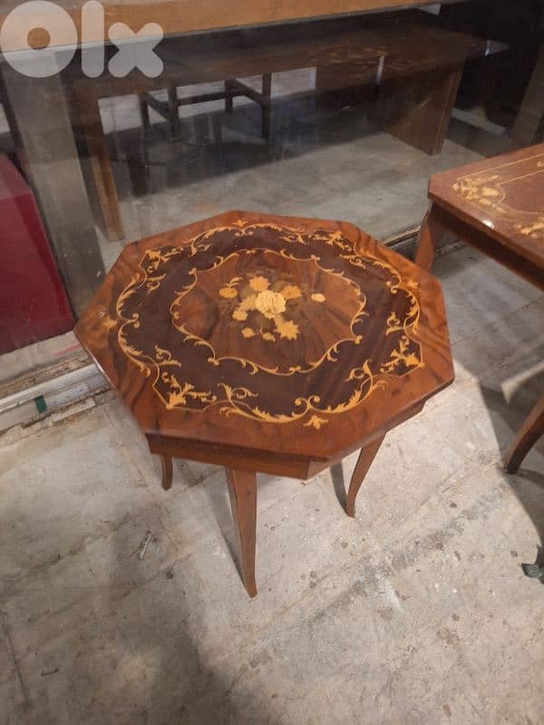 طقم طاولات مركتري ايطالي رائع جدا ناعم ١كبيرة مع ١ صغيرة 2