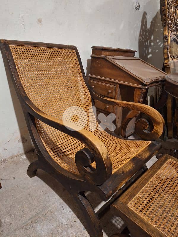 كرسي شازلونغ مع بنكات تقشيش يدوي انتيك مصنوعة من خشب الجوز مسيف صافي 2