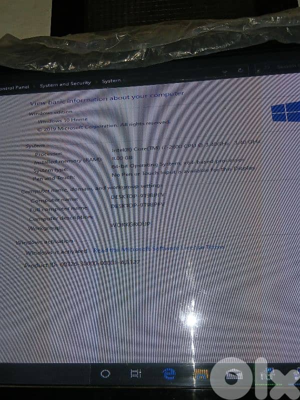 Core i7 2nd gen Ram:8gb ddr3 SSD 256 GB + HDD 500 GBmouse and keyboard 1