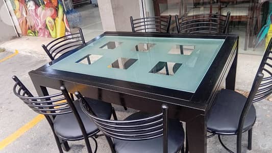 طاولي اوروبي شبه جديد