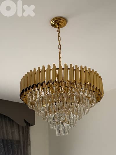 big chandelier(تريا كبيرة)