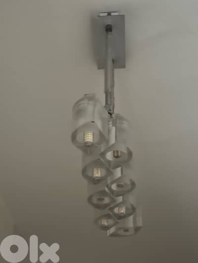 medium chandelier 8 bulbs(تريا وسط ٨ لمبات)