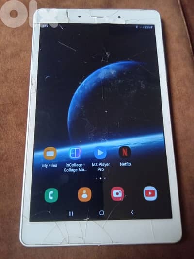 Samsung Tab A 2019 2/32Gb مكسورة قزازتو شغال طبيعي بياخد خط ومكالمات
