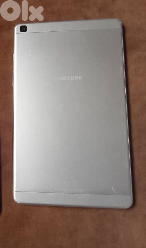 Samsung Tab A 2019 2/32Gb مكسورة قزازتو شغال طبيعي بياخد خط ومكالمات 1