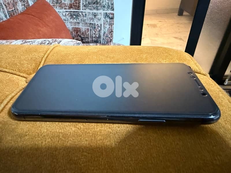 Iphone 11 pro 256 black like new 1