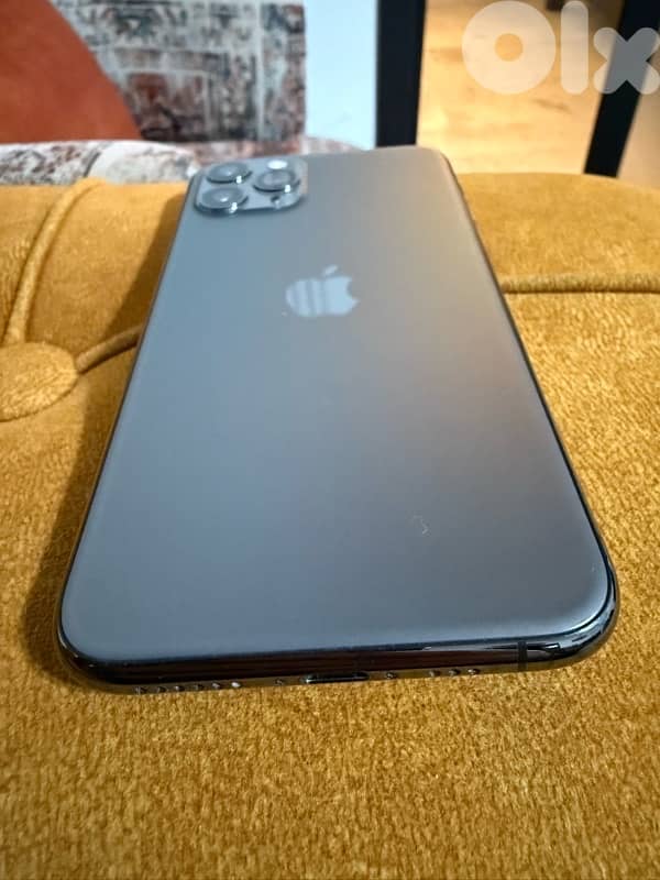 Iphone 11 pro 256 black like new 4
