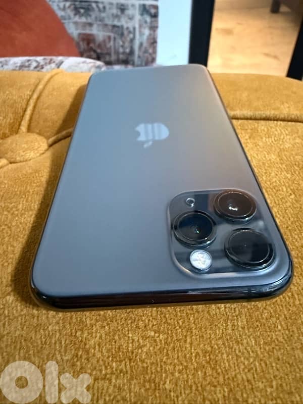 Iphone 11 pro 256 black like new 5