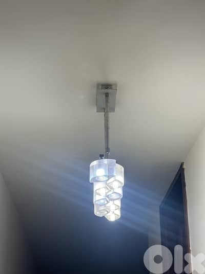 Medium Chandelier 8 bulbs (ثريا وسط ٨ لمبات)