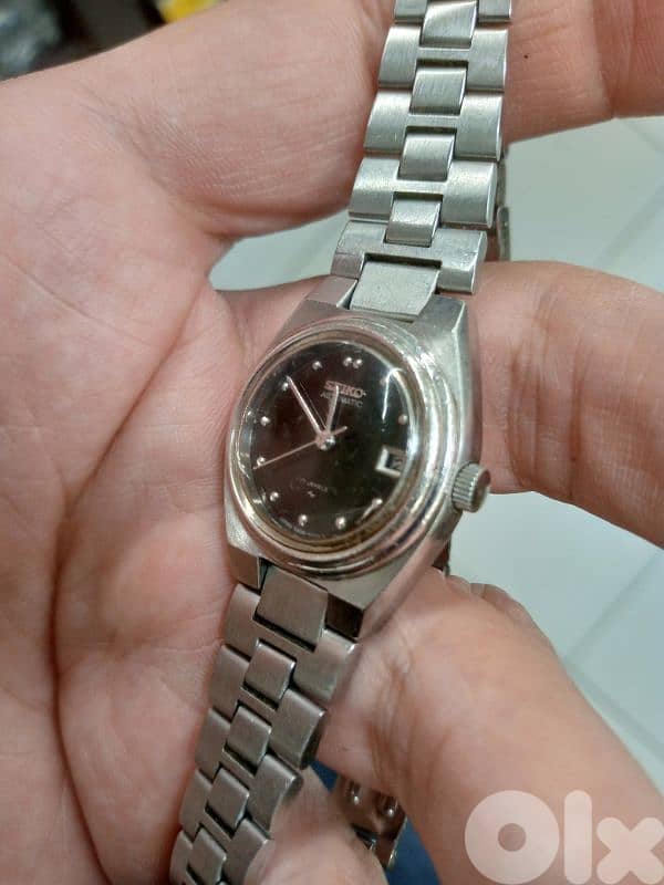 vintage Seiko five automatic 17 jewels women watch black dail 3