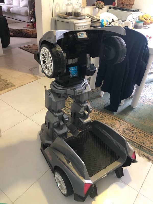 Limited edition, working robot 3