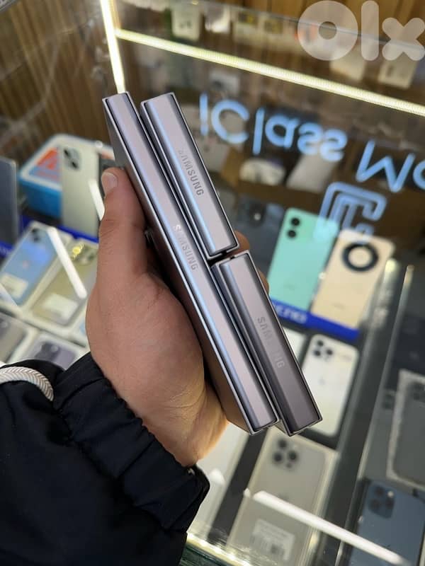 Samsung Galaxy Z fold 6 & Z Flip 6 256Gb super clean 8