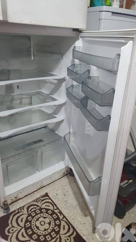AGOR refrigerator. براد 2