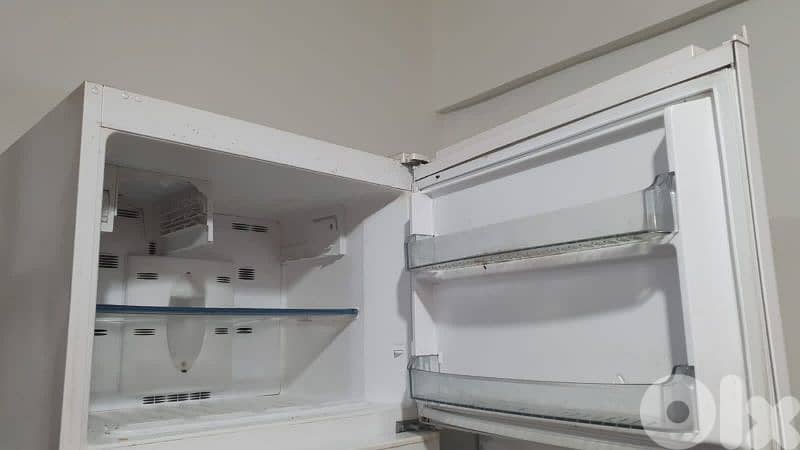 AGOR refrigerator. براد 3