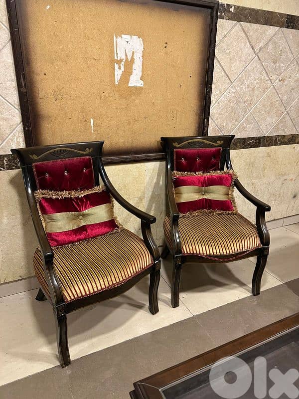 طقم كنبايات شغل توصاية اربع قطع وطاولة قماش وردة كتير مرتب 4