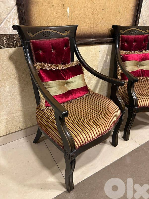 طقم كنبايات شغل توصاية اربع قطع وطاولة قماش وردة كتير مرتب 5