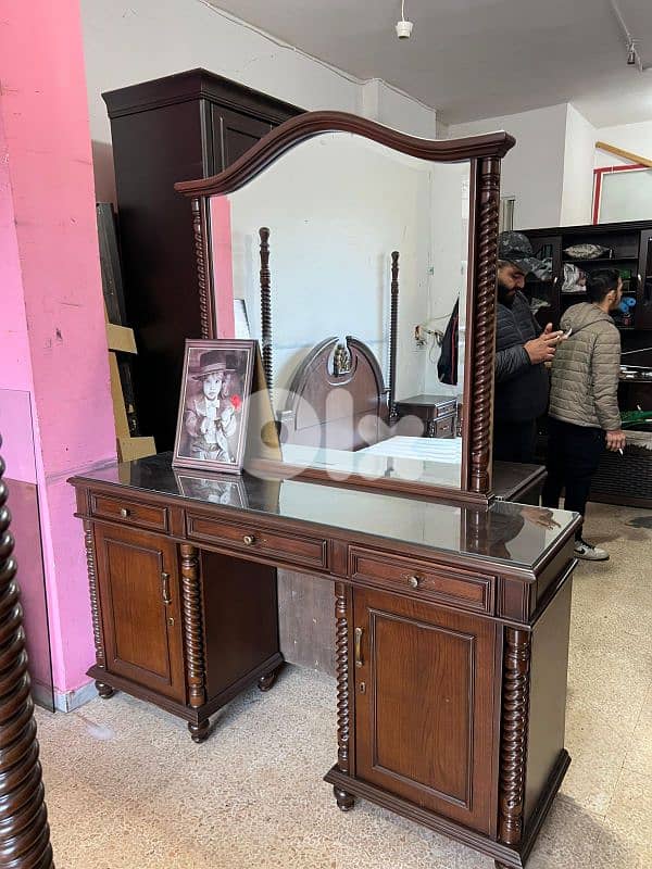 اوضة نوم ملكية خشب زان ولاتي كلا ملبسة قشرة سنديان تخت ملكي 5