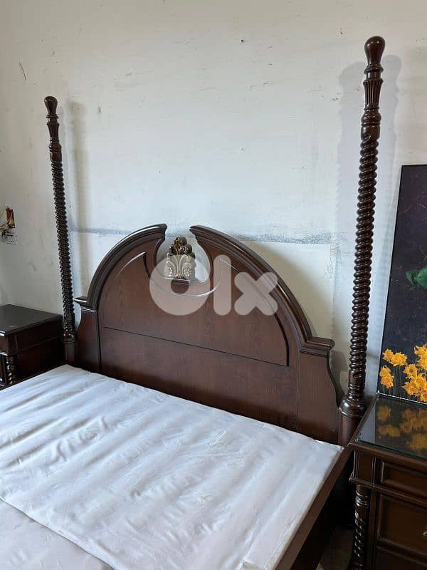 اوضة نوم ملكية خشب زان ولاتي كلا ملبسة قشرة سنديان تخت ملكي 9