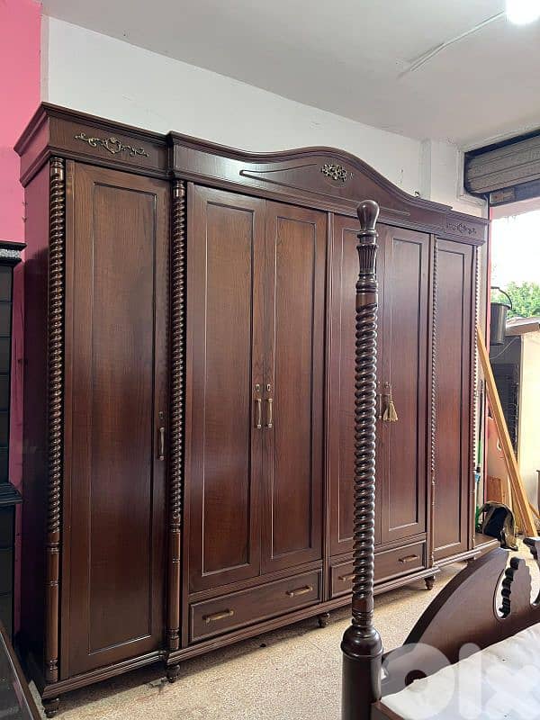 اوضة نوم ملكية خشب زان ولاتي كلا ملبسة قشرة سنديان تخت ملكي 16