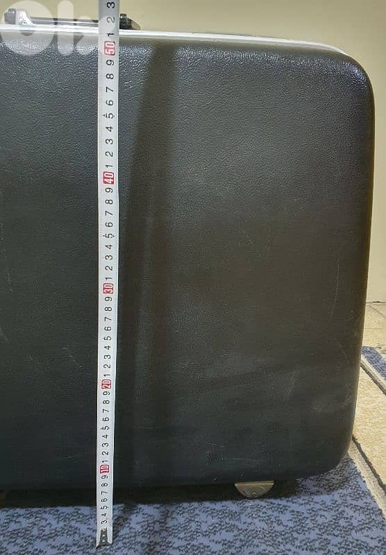 شنطة سفر قديم كتير  و نضيف  شبه  جديد ماركة برنس صانع  تايوان ٢٥ دولار 5