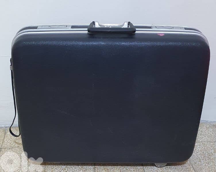 شنطة سفر قديم كتير  و نضيف  شبه  جديد ماركة برنس صانع  تايوان ٢٥ دولار 6