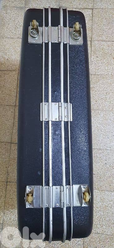 شنطة سفر قديم كتير  و نضيف  شبه  جديد ماركة برنس صانع  تايوان ٢٥ دولار 10