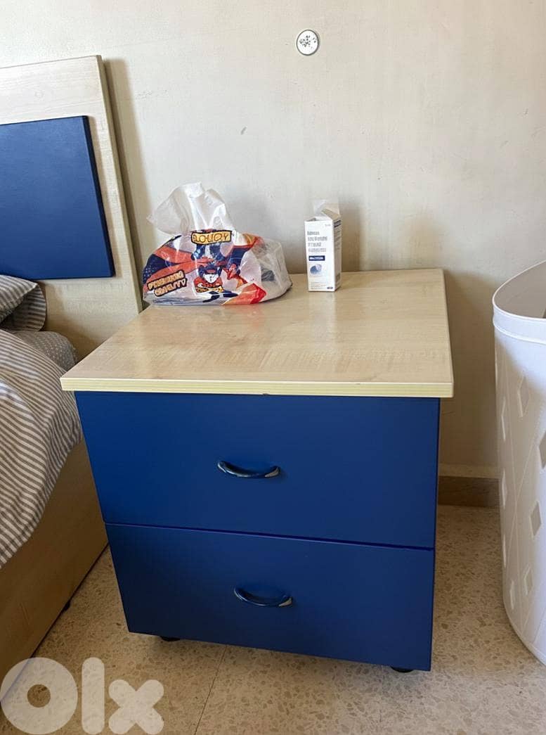 غرفة نوم مؤلفة من نخت عدد 2 + كومود+ قيترين 2