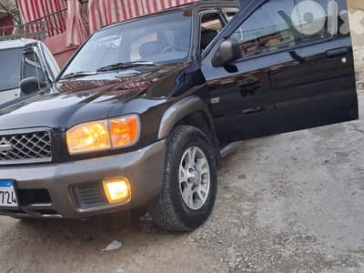 نيسان باثفايندر 1999
